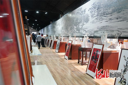 唐山市開(kāi)平區(qū)首家骨質(zhì)瓷文化藝術(shù)博物館揭牌