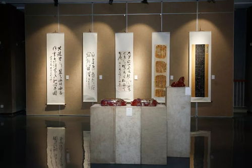 藝術(shù)傳情 這個(gè)展覽濃縮了涼山的自然美 生活美 人文美,值得一看